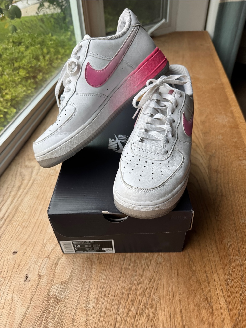 Nike Women’s Air Force ‘07 PRM white lotus sneakers